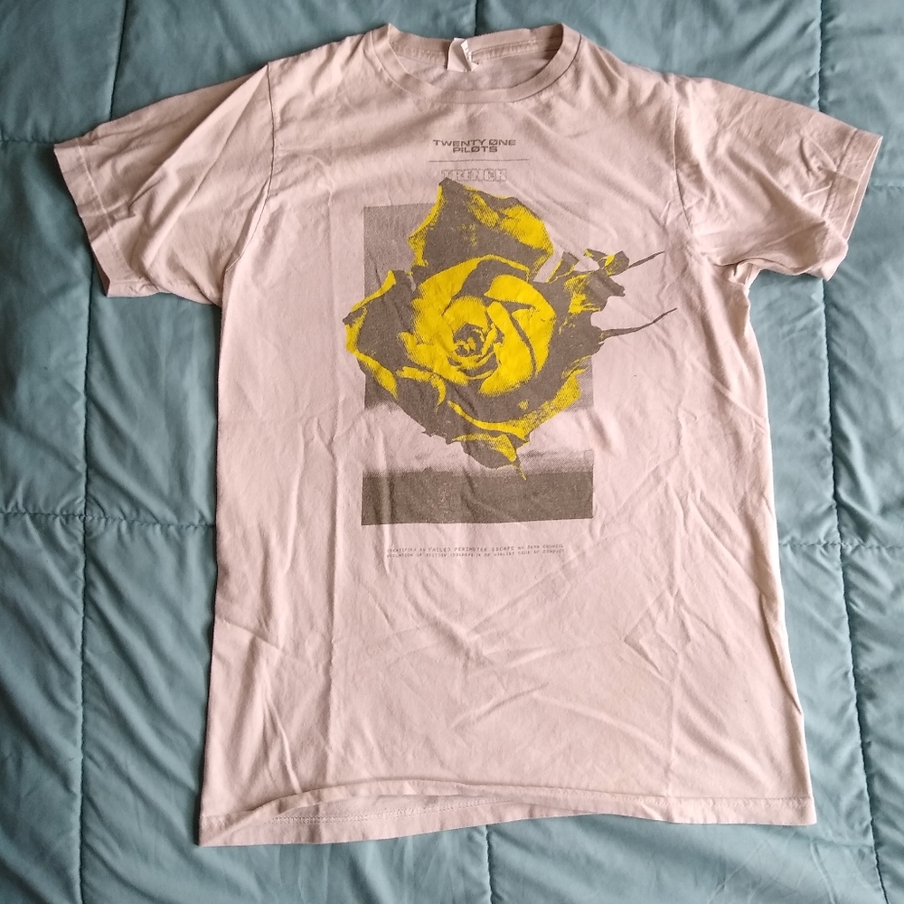 Hot Topic Twenty One Pilots Trench Shirt (M)